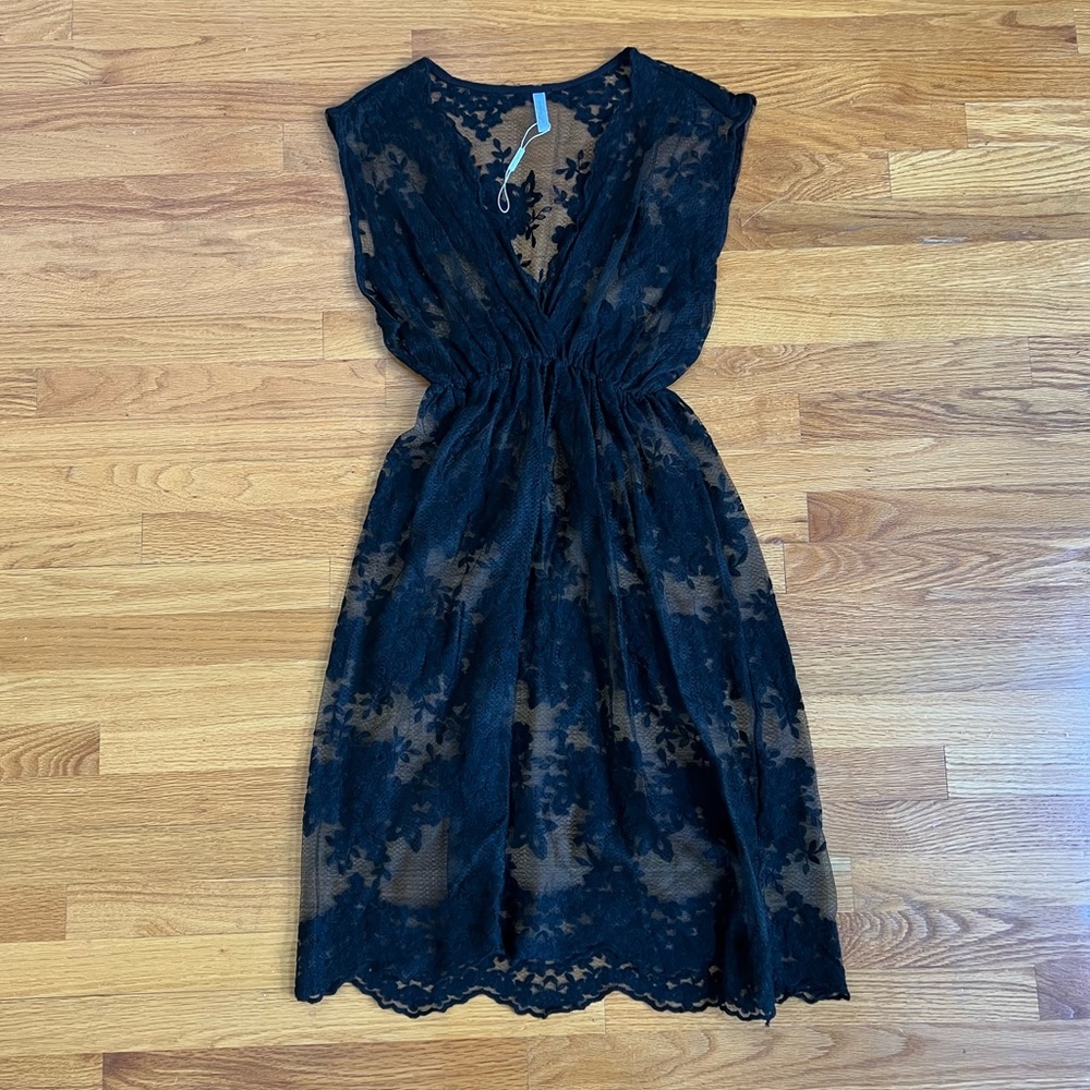 Lace Cover-Up - Picture 5 of 12